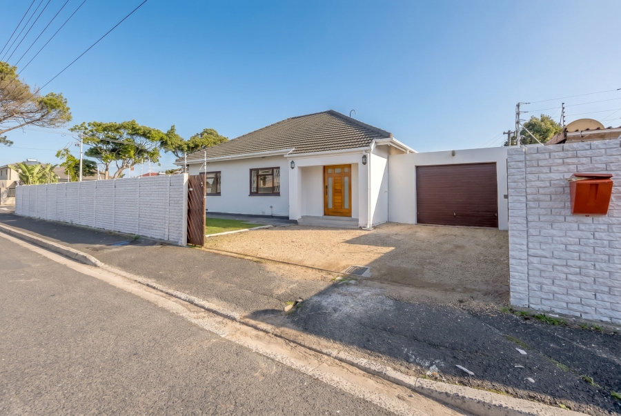 3 Bedroom Property for Sale in Plumstead Western Cape